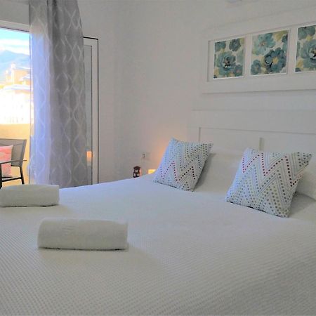 Deluxe Apartment In Benalbeach With Beach Views Benalmádena Esterno foto